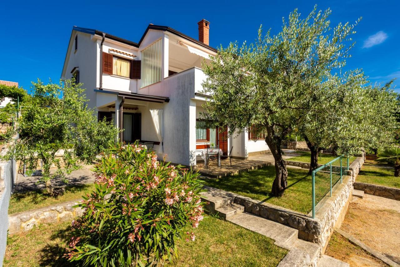Apartments Belavic By El-Pi Tours Njivice Bagian luar foto