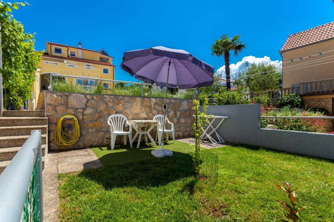 Apartments Belavic By El-Pi Tours Njivice Bagian luar foto