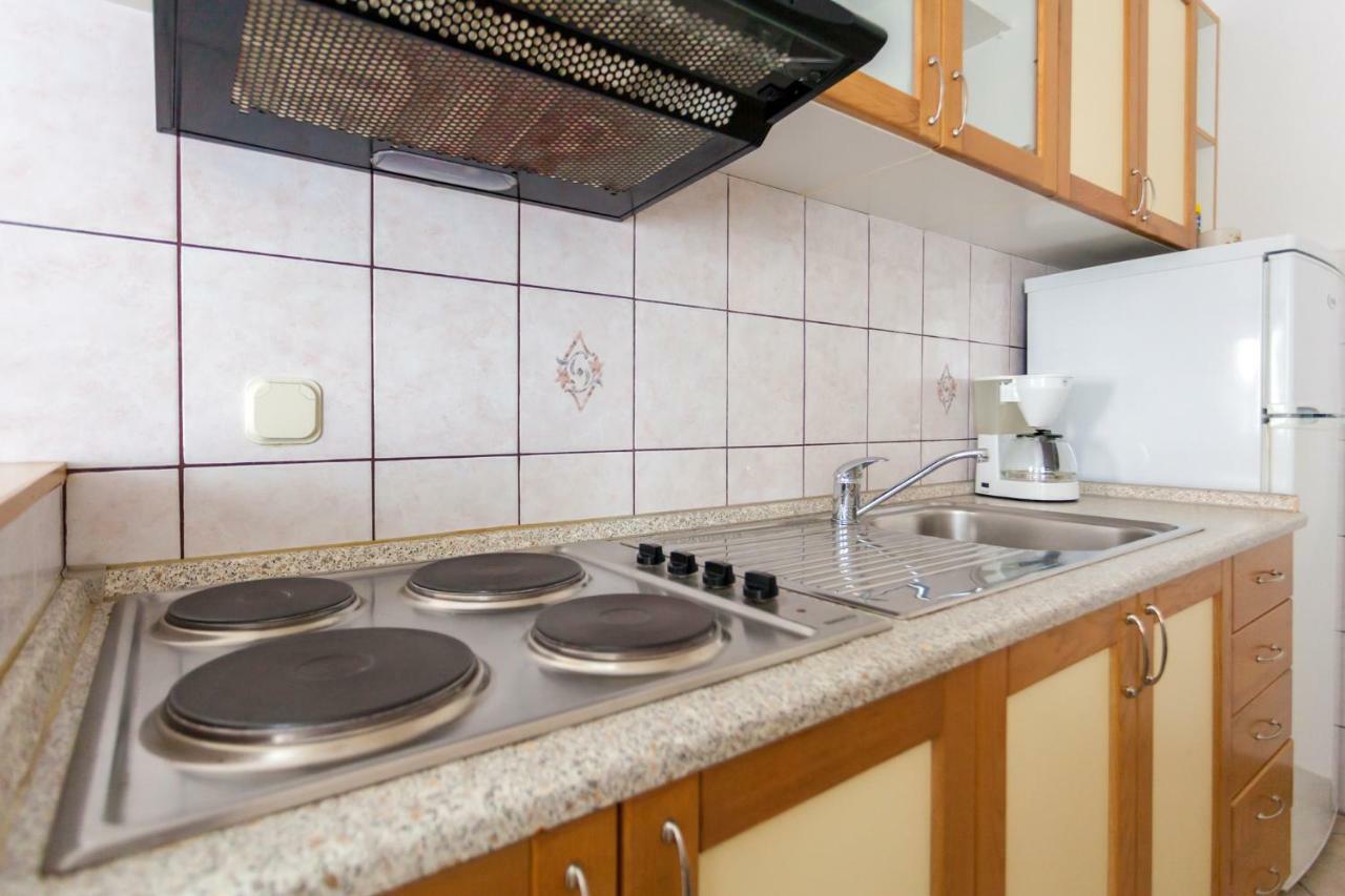 Apartments Belavic By El-Pi Tours Njivice Bagian luar foto