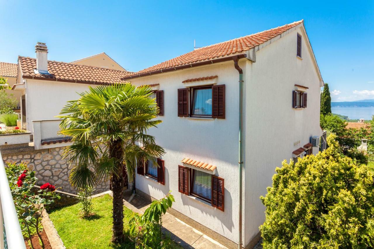 Apartments Belavic By El-Pi Tours Njivice Bagian luar foto