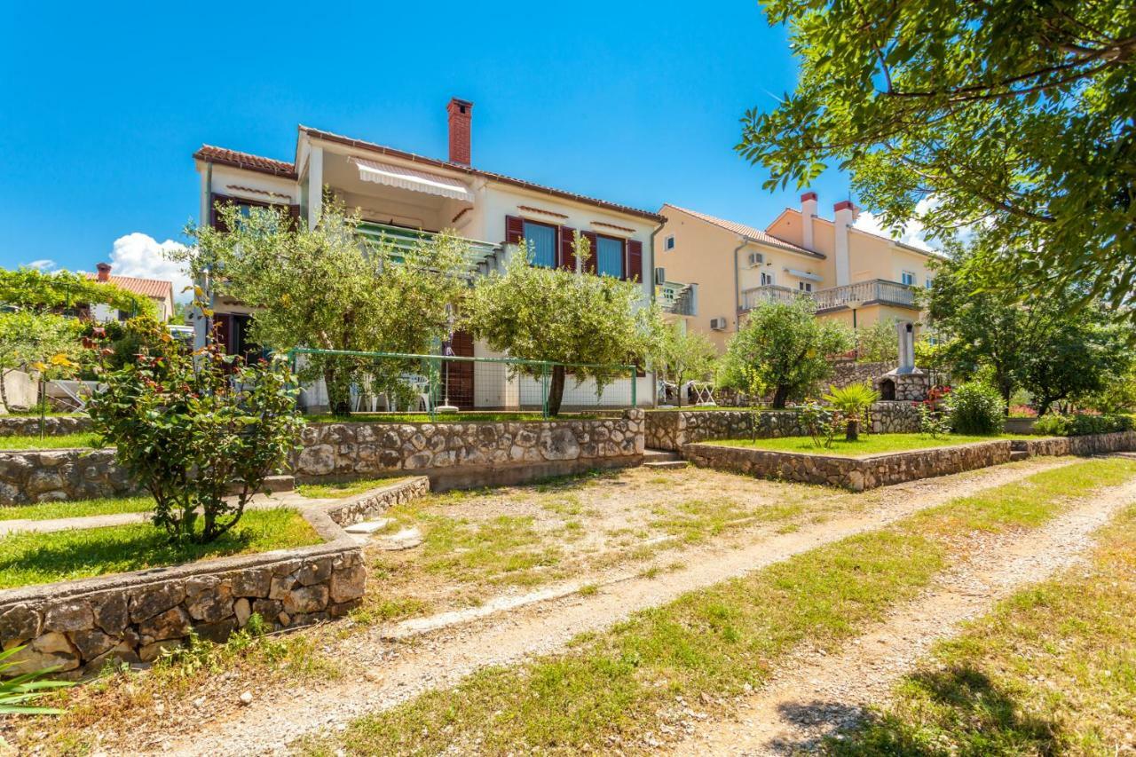 Apartments Belavic By El-Pi Tours Njivice Bagian luar foto